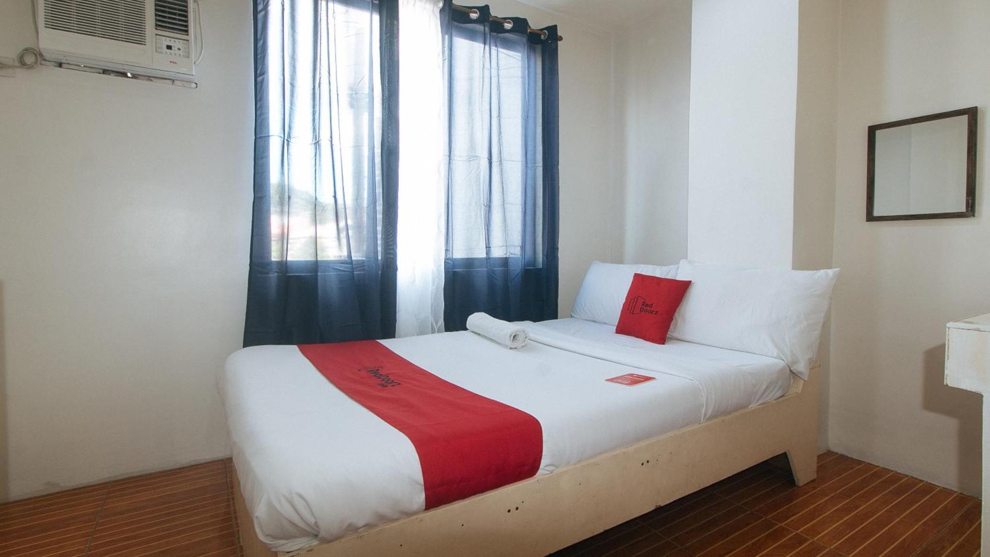 Reddoorz At Goldentown Hotel Davao City Екстер'єр фото