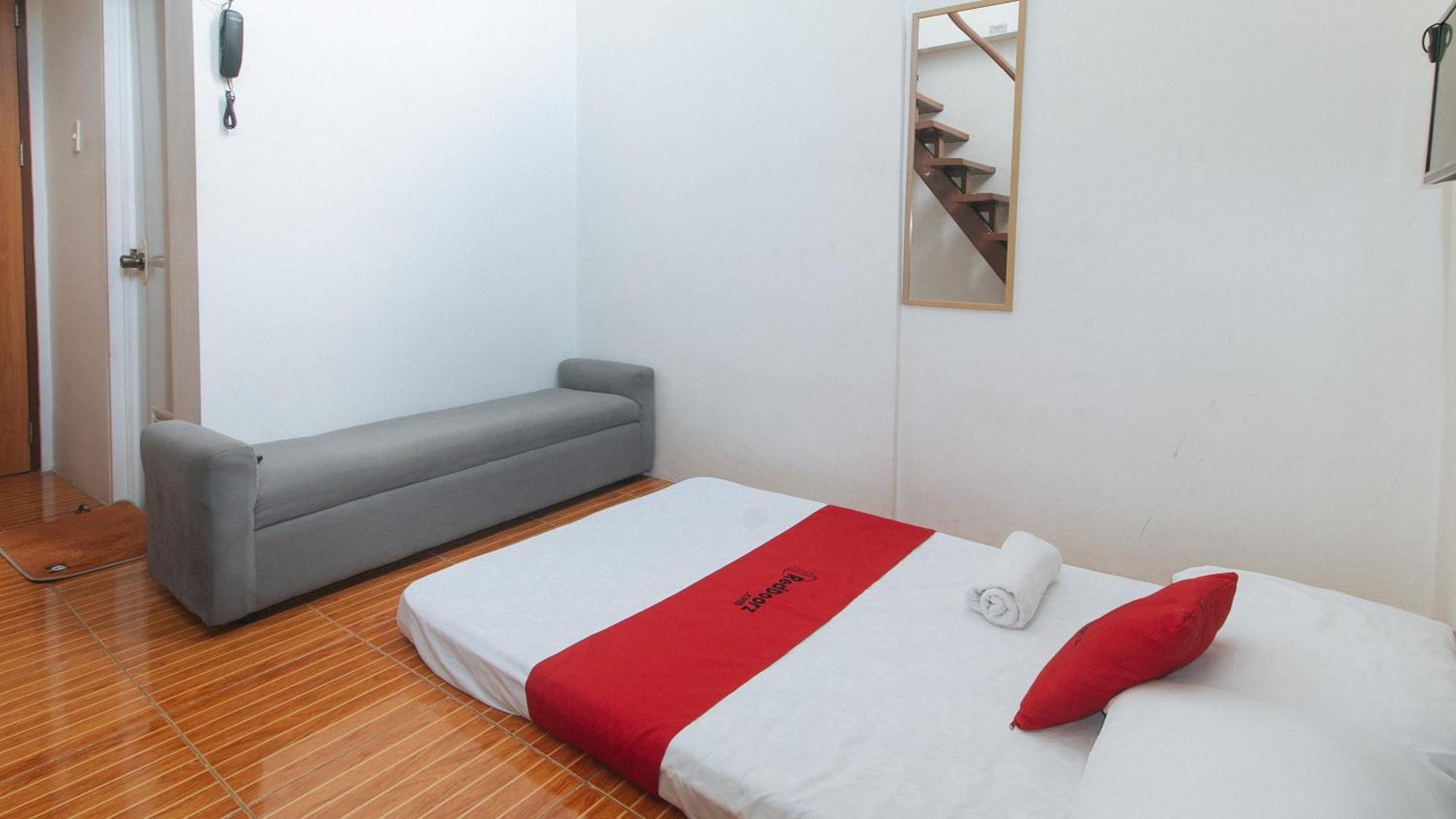 Reddoorz At Goldentown Hotel Davao City Екстер'єр фото