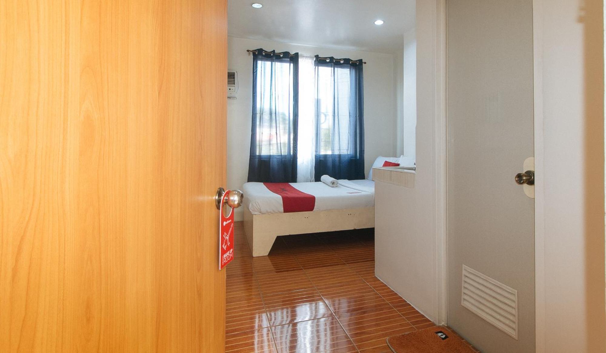 Reddoorz At Goldentown Hotel Davao City Екстер'єр фото